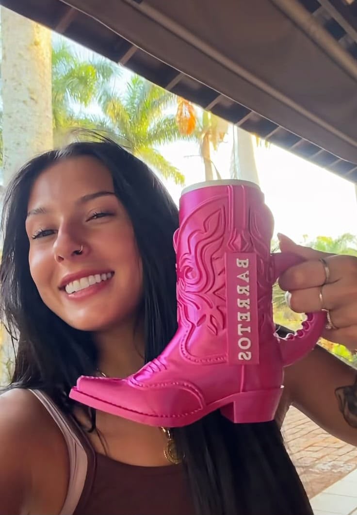 Ana Castela com a Bota 3D